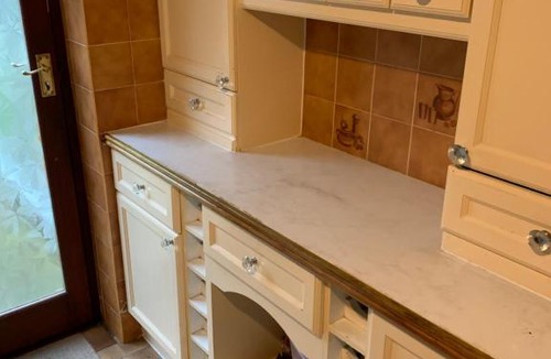 Crawley House | Inviting 4-Bed House in Crawley