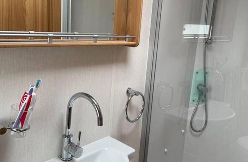 Pecket Well Ski Chalet | Inviting 4 Berth caravan in Hebden Bridge