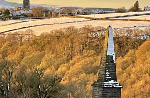 Pecket Well Ski Chalet | Inviting 4 Berth caravan in Hebden Bridge