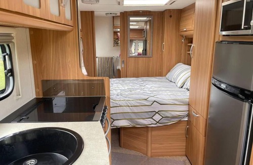 Pecket Well Ski Chalet | Inviting 4 Berth caravan in Hebden Bridge