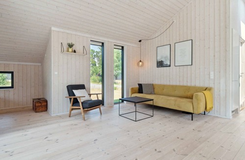 Hasle House | Inviting and bright summer house on Bornholm