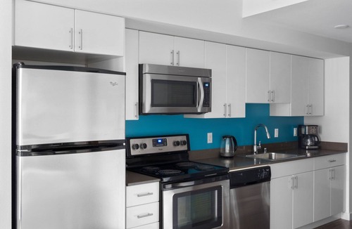 West Woodland Apartment | Inviting Ballard Studio w/BBQ & W/D, nr Shops, by Blueground