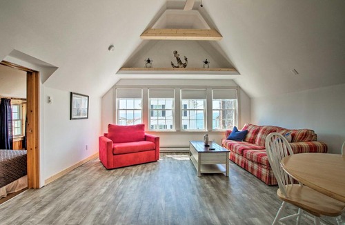 Old Lyme Apartment | Inviting Beachfront Apt. in Hawk's Nest Beach