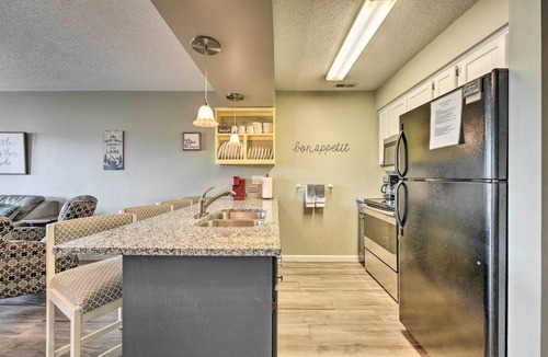 Notch Estates Condo | Inviting Branson West Condo w/Pool Access
