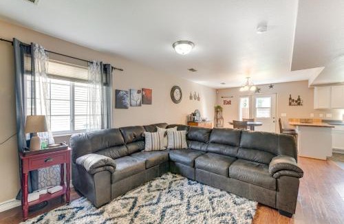 Cheyenne House | Inviting Cheyenne Townhome ~ 4 Mi to Downtown