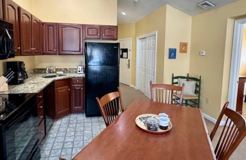 Francestown House | Inviting Condo w Hot Tub & Fireplace