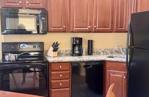 Francestown House | Inviting Condo w Hot Tub & Fireplace