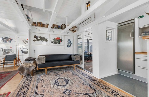 Karrebksminde House | Inviting cottage by the beach with a lake view
