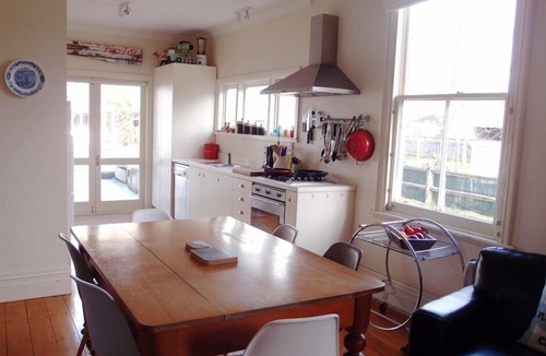 Martinborough Cottage | Inviting cottage close to the square