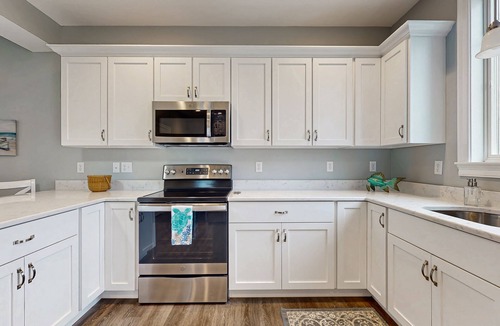 Arundel Cottage | Inviting getaway w/AC, heated pool, hiking trails, gym & nearby beaches