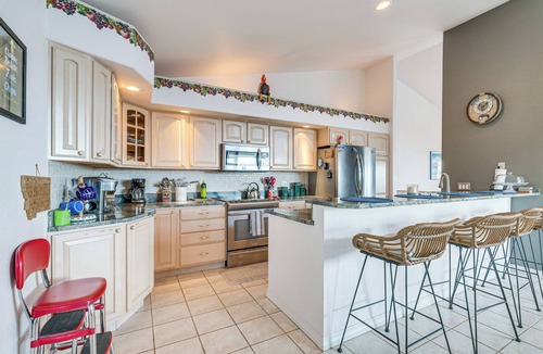 Great Falls House | Inviting Great Falls Home w/Wraparound Deck!