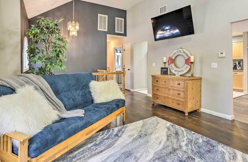 West Milford House | Inviting Hewitt Home Near Hiking & Skiing!