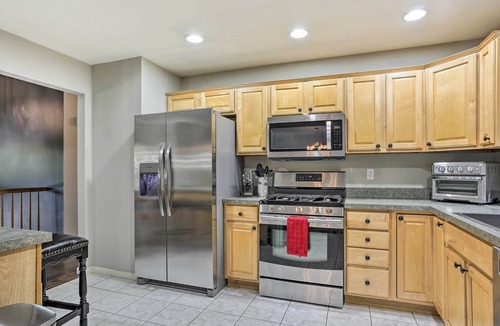 West Milford House | Inviting Hewitt Home Near Hiking & Skiing!