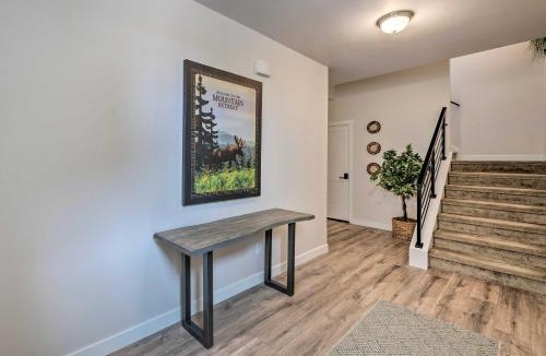 Deer Mountain House | Inviting Hideout Townhome with Balcony and Lake Views!