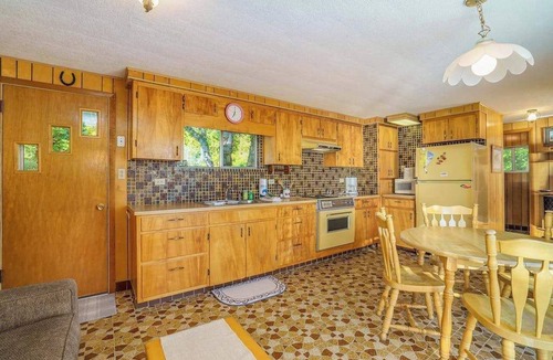 Lake Township House | Inviting home w/free cable and full kitchen - right on the lake