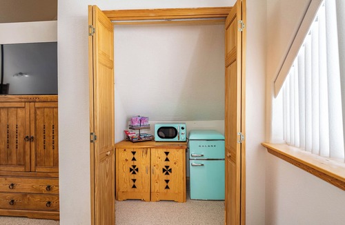 Angel Fire House | Inviting Home w/Guesthouse, Foosball, Trail Access, Kids Playhouse, Deck w/Grill