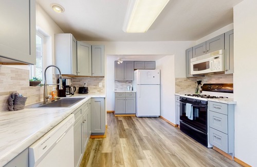 Warrenton House | Inviting home with full kitchen, patio, firepit, & W/D