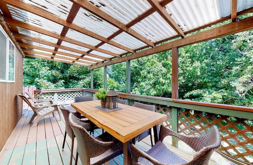 Warrenton House | Inviting home with full kitchen, patio, firepit, & W/D