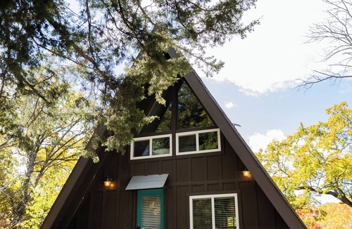 La Cygne Cabin | Inviting Lakefront A-Frame Cabin