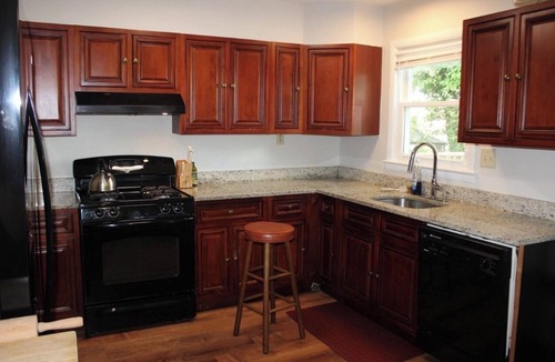 Lanham House | Inviting Lanham Suite - Quiet and Close to DC!
