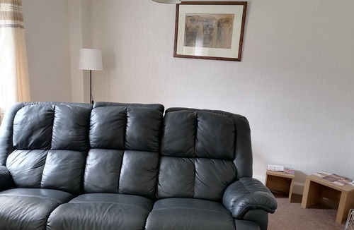 Wick Apartment | Inviting, light and airy 3-Bed Apartment in Wick