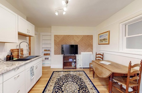 Nob Hill Apartment | Inviting Remodeled Guest House in Central Nob Hill