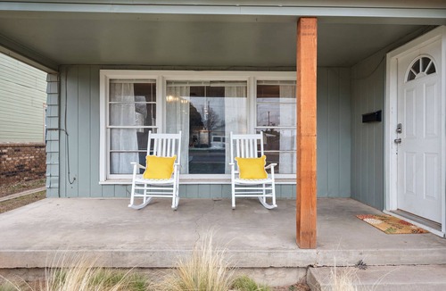 Tech Terrace House | Inviting Retreat – Ideal for Groups near TTU