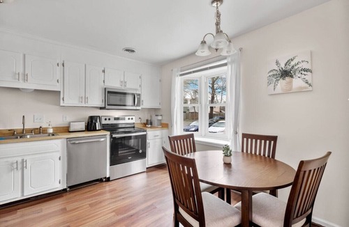 Hopewell Apartment | Inviting Retreat: Spacious 2 BR 1.5 Bath Townhouse