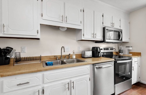 Hopewell Apartment | Inviting Retreat: Spacious 2 BR 1.5 Bath Townhouse