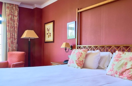 Cebreros Hotel | Inviting Room for Leisure Stays Near Historical Ávila – 3 Miles