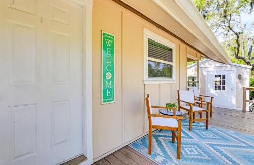 South Sarasota House | Inviting Sarasota Cottage 5 Mi to Beach Access!