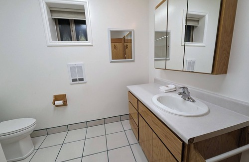 Hot Springs Cabin | Inviting Suite - Room 107