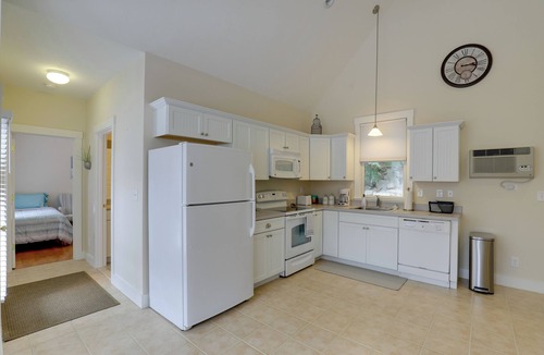 Summer Village Cottage | Inviting Summer Village Cottage: Golf Cart & More!