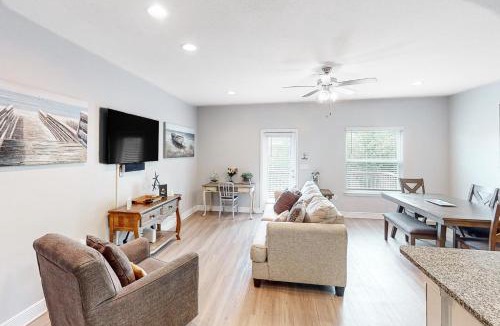 Thomas Drive House | Inviting townhouse with golf nearby pool central AC W&D working desk & chair