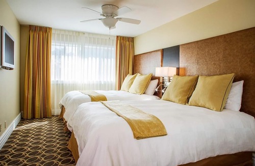 Corte Madera Hotel | Inviting Unit w/Kitchen | Courtyard | Outdoor Pool | Free Parking