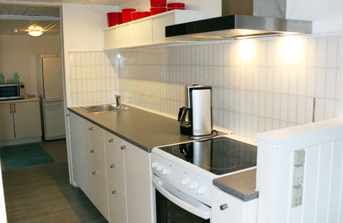 Diernæs Strandby House | Inviting vacation home near the beach with WLAN, oven and washing machine