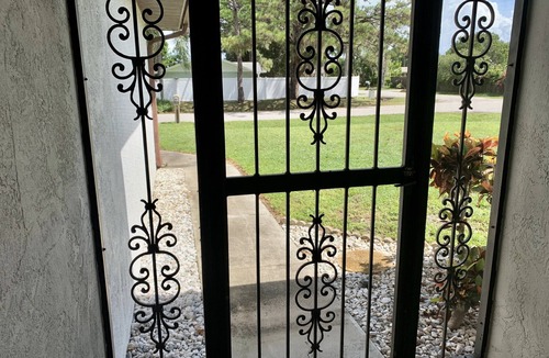 South Venice House | Inviting Venice Home with Old Florida Charm Close to Everything