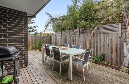 Geelong West House | Inviting West Addis Unit I Bring Your Pet