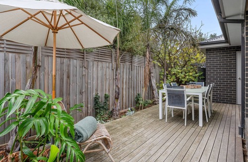 Geelong West House | Inviting West Addis Unit I Bring Your Pet