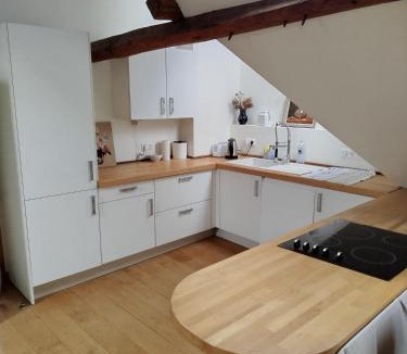 Senlis House | Irène