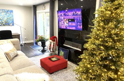 Etobicoke House | iResidence in Toronto - Fantastic Vacation Home with Breakfast