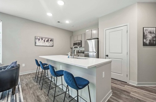 Whitestown Apartment | IRIE Living-Divine Kg 2Bd+Gym+Pool, BRAND New!