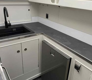 Nevers Boat Rental | Iris, bateau douillet