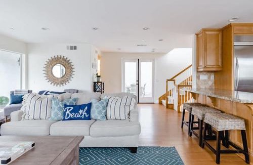 Corona del Mar House | Iris Condo 213 Condo