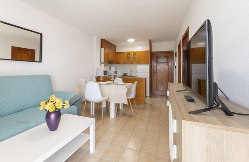 Playa de Gandia House | IRIS - Cozy flat with shared pool near the beach with Free Wifi