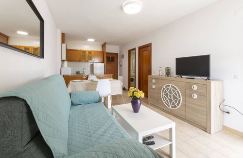 Playa de Gandia House | IRIS - Cozy flat with shared pool near the beach with Free Wifi