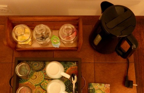 Saint-Germain-en-Laye Cottage | Iris Garden Cottage