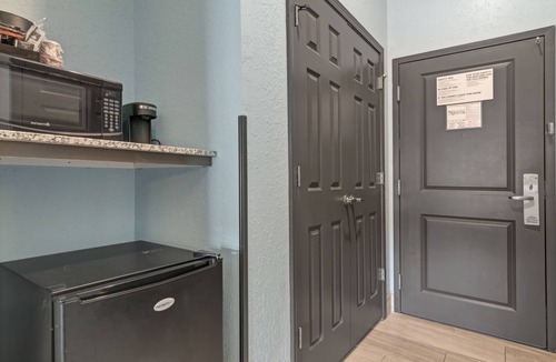 Garden City Hotel | Iris Garden Inn