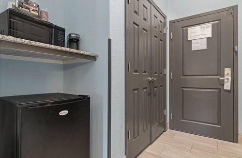 Garden City Hotel | Iris Garden Inn