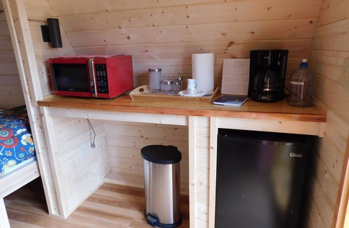 Eureka Springs Cottage | Iris Hill Glamping - " Ginny " pod 5th night FREE